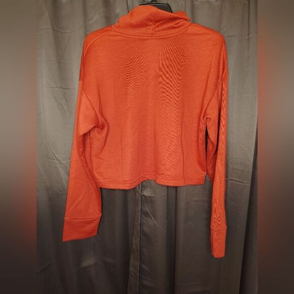 New Balance Burgundy Turtleneck Sweater - Picture 3 of 9